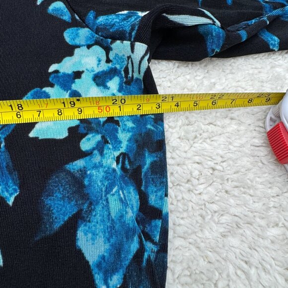 Chico's Travelers Black & Blue Floral Long Sleeve V-Neck Blouse Top Size 2 /US L - Picture 8 of 8